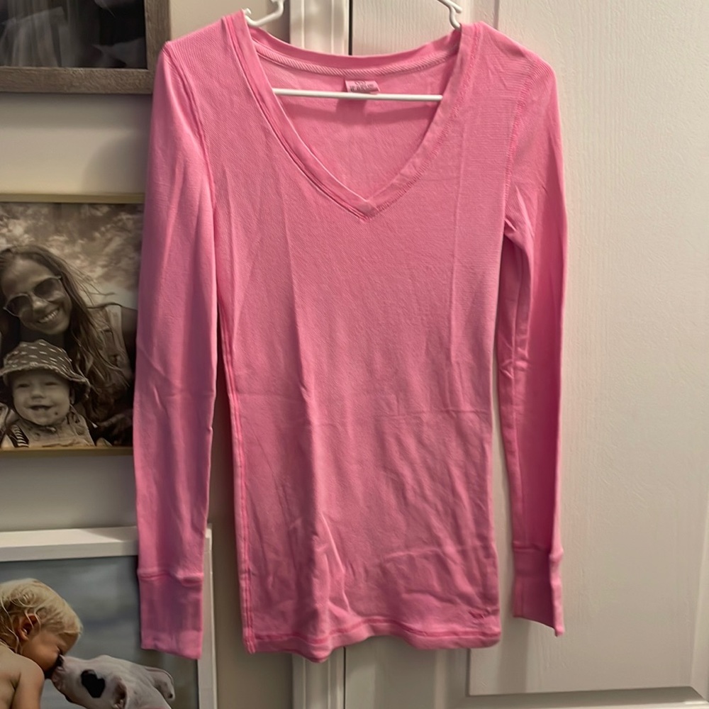 VS PINK thermal vneck size medium